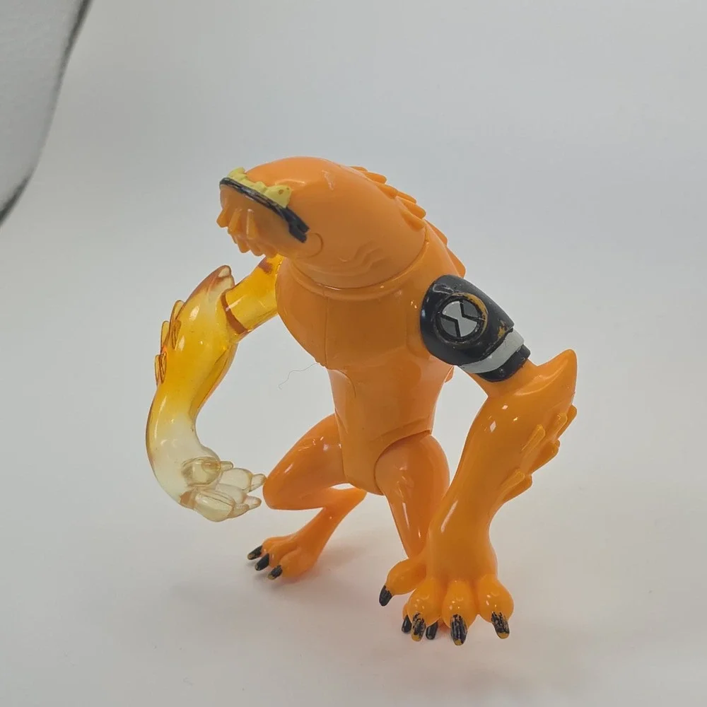 Ben 10 Wildmutt Action Figure Orange Translucent Arm Bandai 2006 Cartoon Network